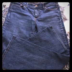 EUC Levi’s lowrise Jeans